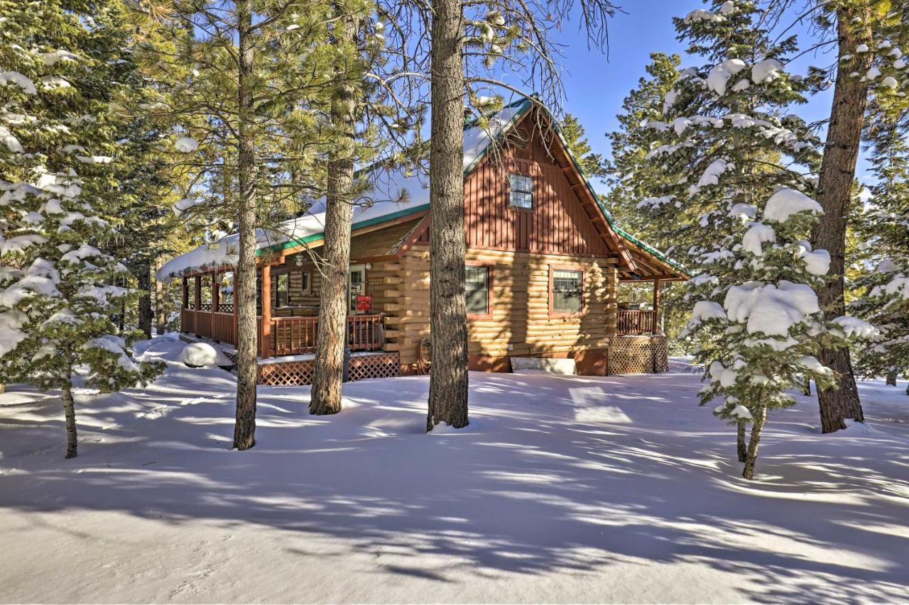 Rustic Duck Creek Village Cabin With Fire Pit! Exterior photo